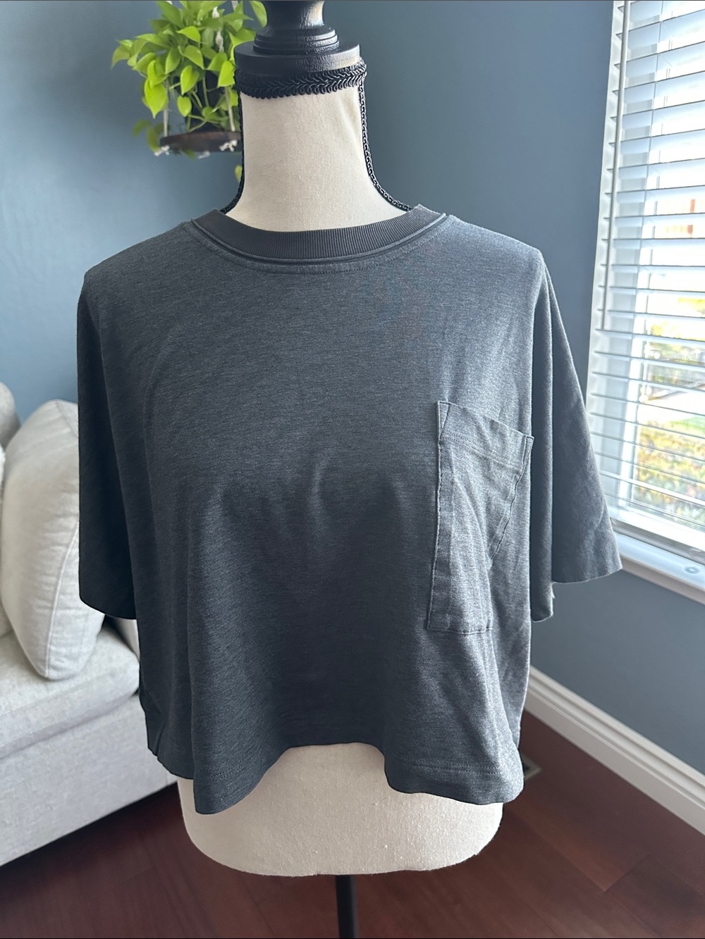 Lululemon Women's Short Sleeve Pocket - Charcoal